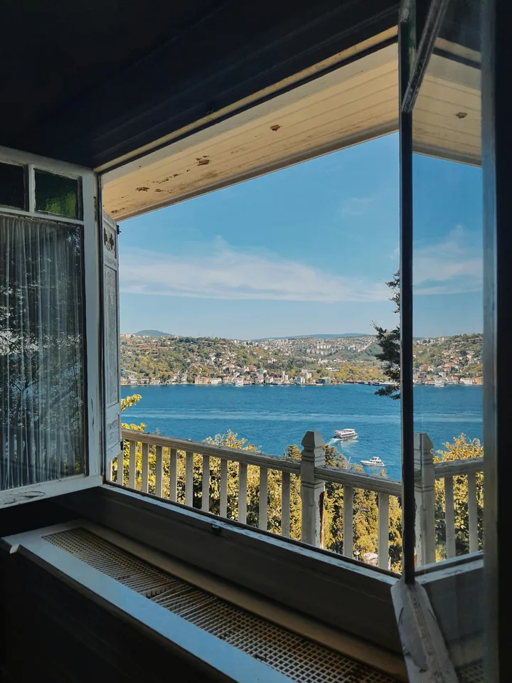 A clear, sharp view through a window, vision with a healthy lens